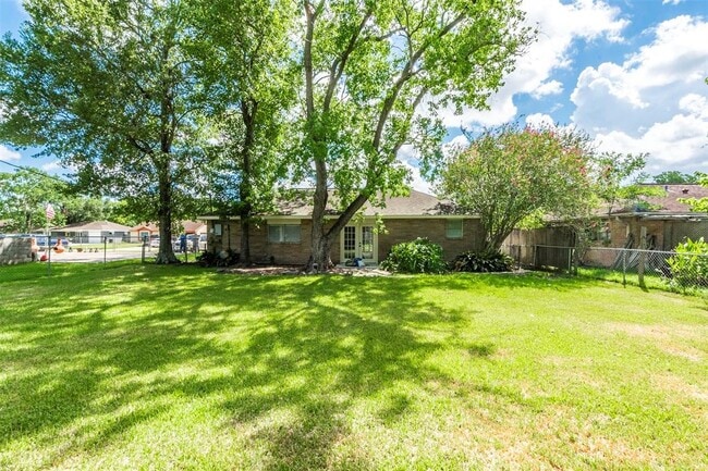 Building Photo - 405 Bellmar Ln