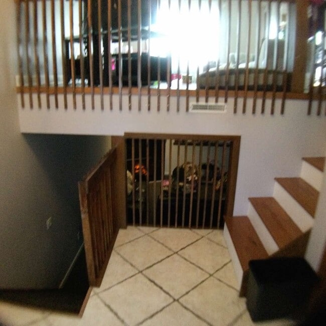 Building Photo - 201 W Oak St