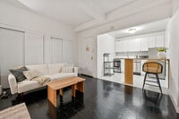Building Photo - 132 E 45th St