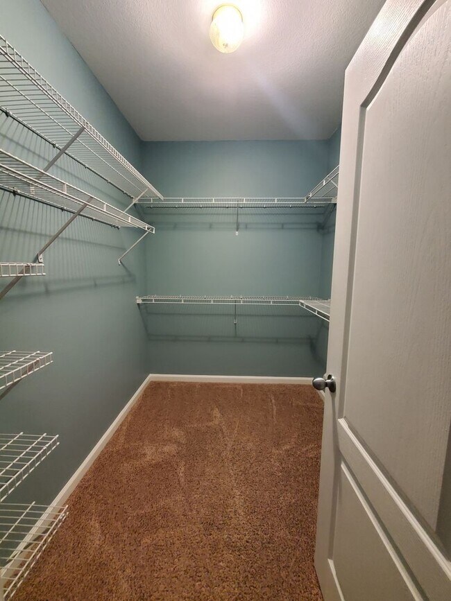 Building Photo - Stunning First-Floor Condo