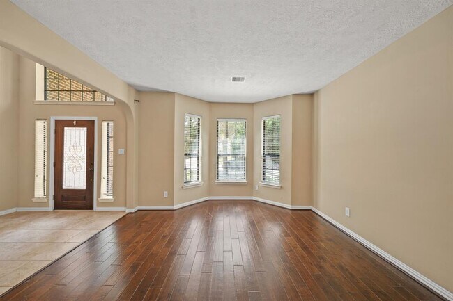 Building Photo - 6503 Loralie Ln