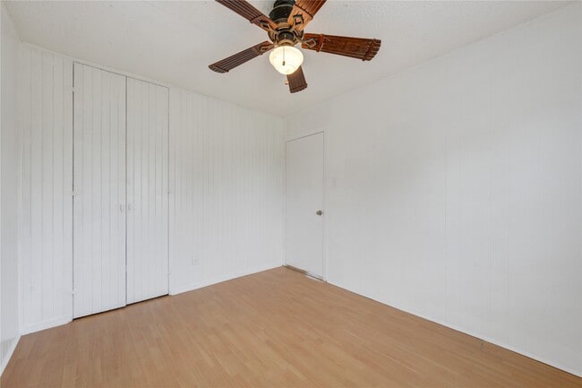 Building Photo - 2205 Kingsdale Dr