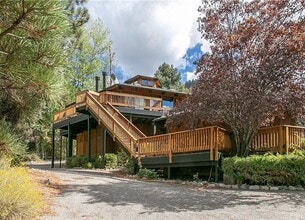 Building Photo - 1708 Woodland Dr