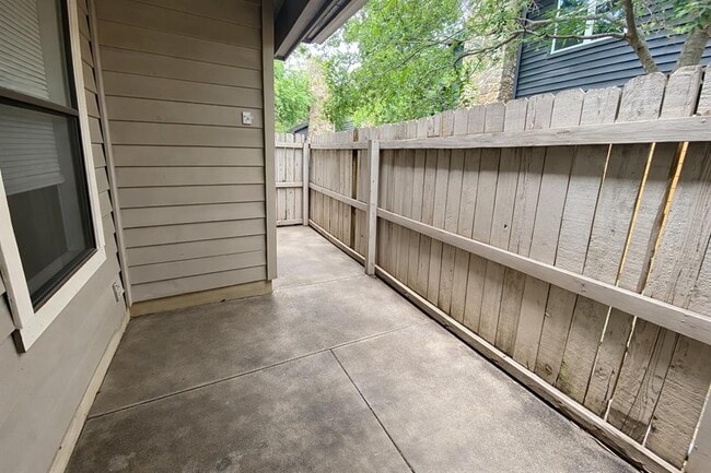 Building Photo - 8704 Schick Rd