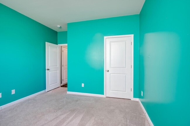 Building Photo - Beautiful 5 Bedroom Home For Rent