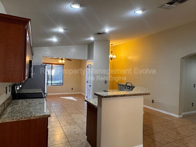 Building Photo - 18184 W Saguaro Ln
