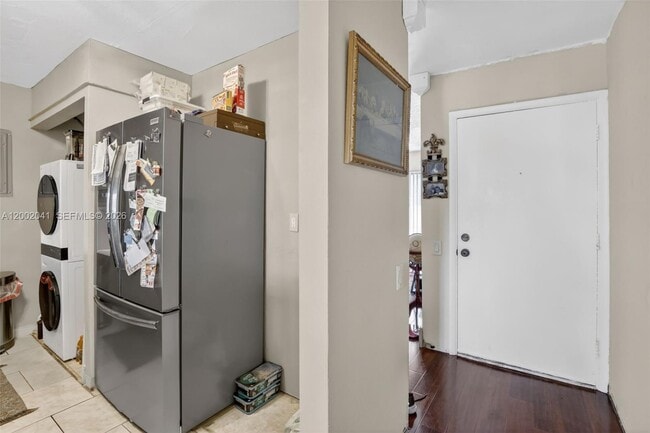 Building Photo - 5240 NE 6th Ave