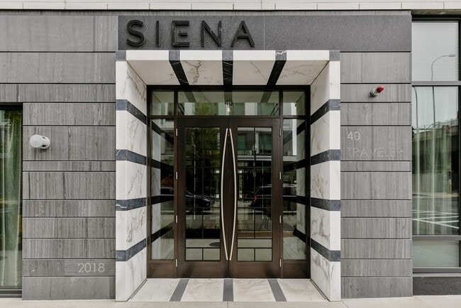 Building Photo - 40 Traveler St