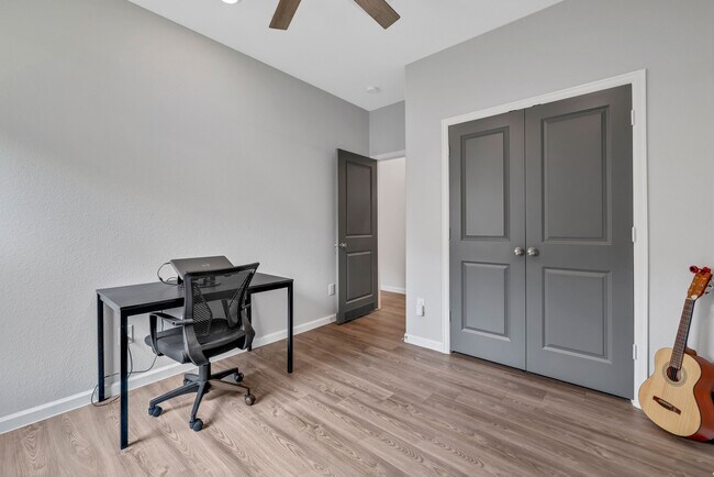 Building Photo - 4933 Chester Lk Ln