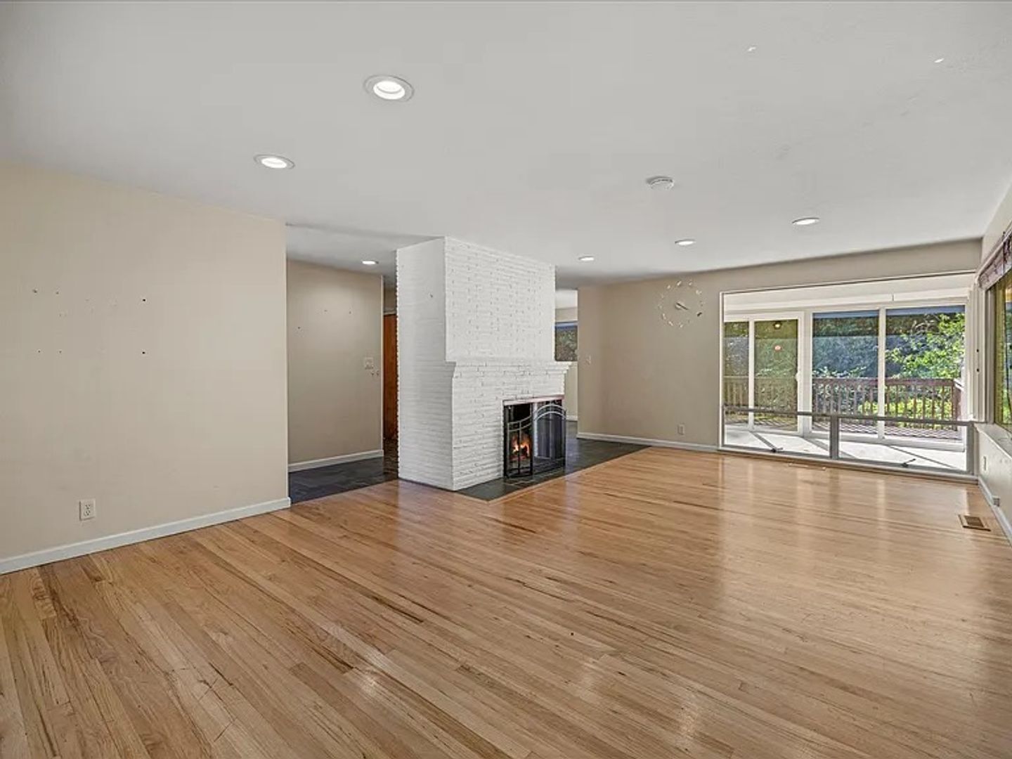 Building Photo - Bellevue Home