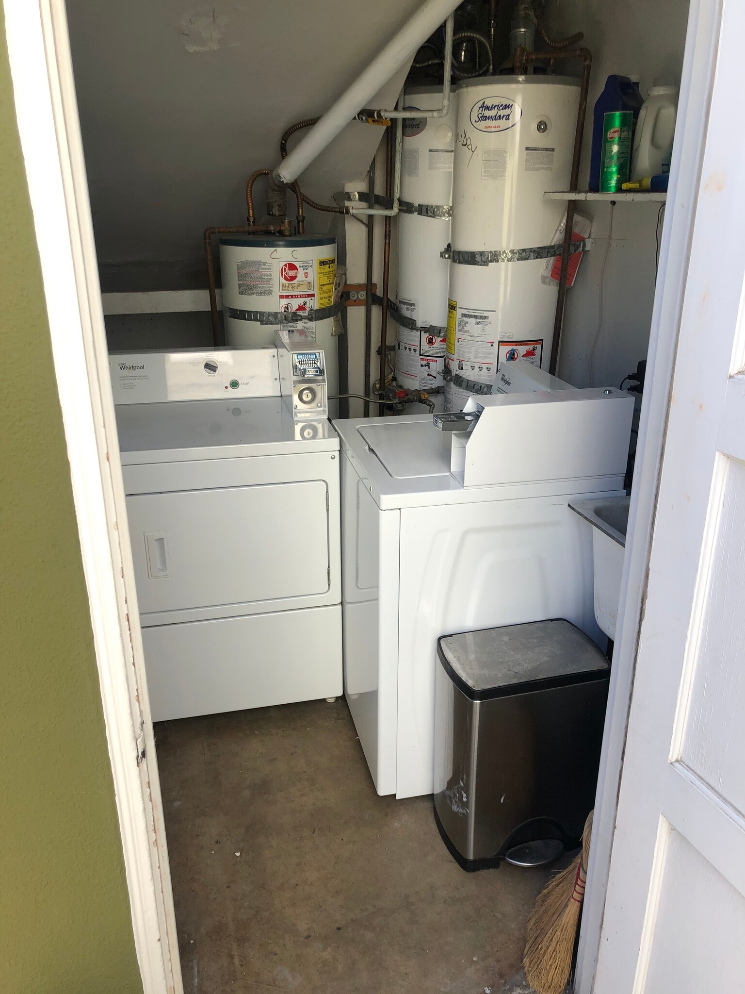 Laundry room - 1033 Pearl St