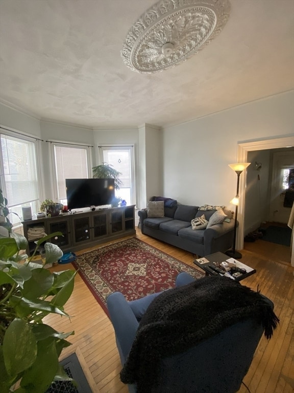 Building Photo - 127 Lincoln Ave