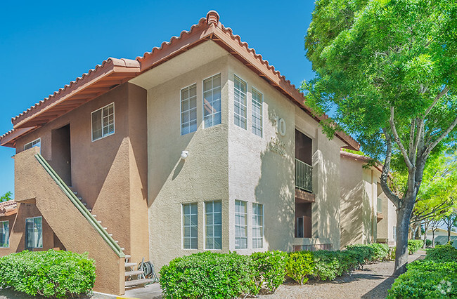 Building Photo - Diamondhead