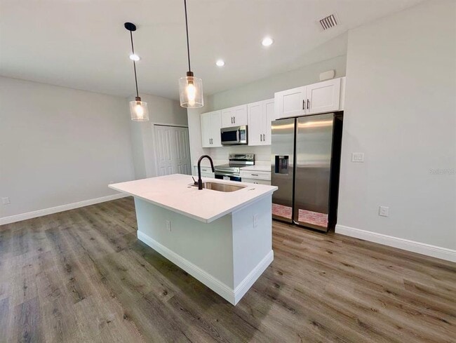 Building Photo - 21295 Wynyard Ave