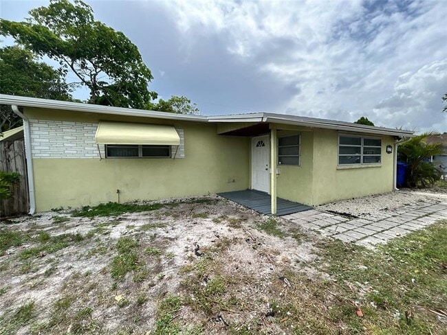 Building Photo - 417 SW 25th Terrace