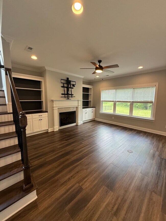 Building Photo - Ooltewah Gem! 3BR Home with Pool + Walking Trails