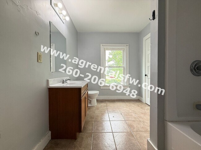 Building Photo - 2919 S Harrison St