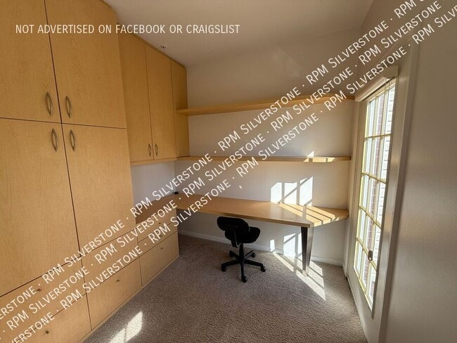 Building Photo - 3255 Camden Dr