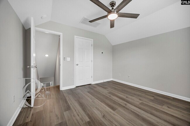 Building Photo - 151 Springhaven Dr