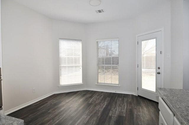 Building Photo - 521 Mustang Ridge Dr