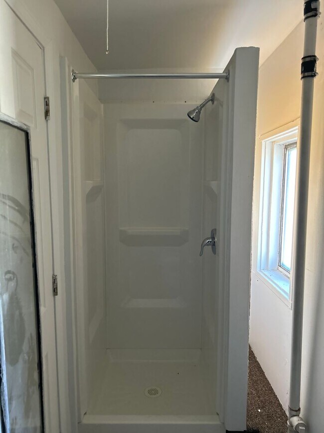 Building Photo - 14 Gerdon Ave