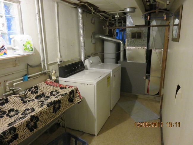 Building Photo - 1673 Ash St