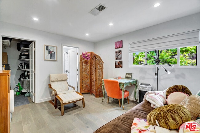 Building Photo - 3906 Alta Mesa Dr