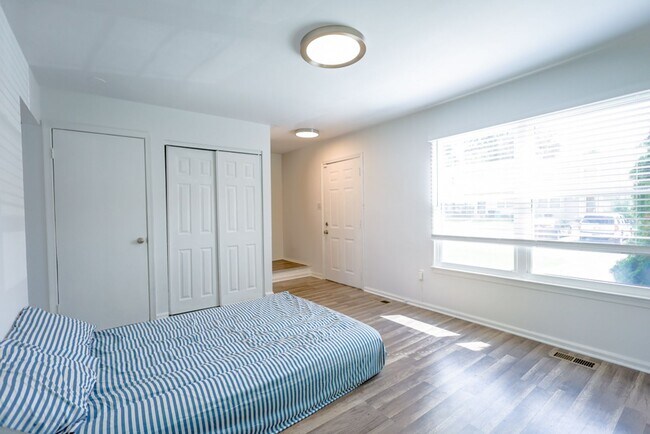 Building Photo - Amazing 3 BR/1.5 BA Townhome in Landover!