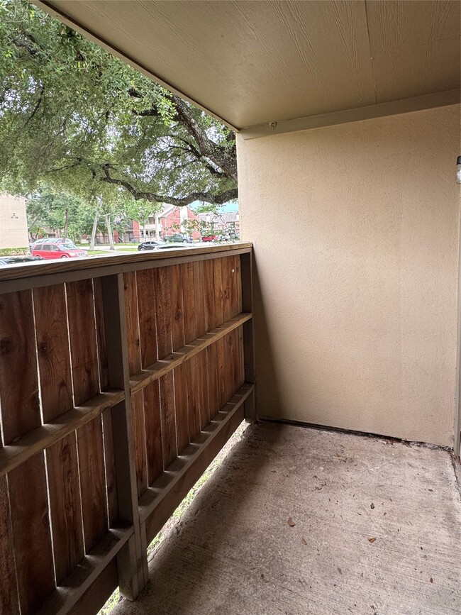 Building Photo - 3300 Pebblebrook Dr