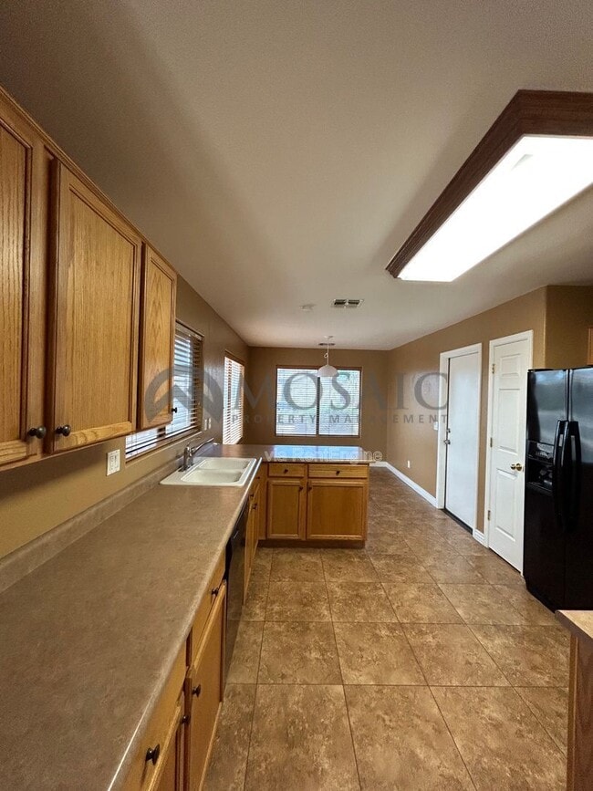 Building Photo - 10348 E Crescent Ave