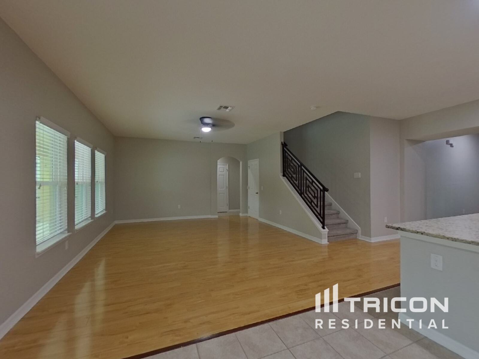 Building Photo - 5263 Villa Rosa Ave