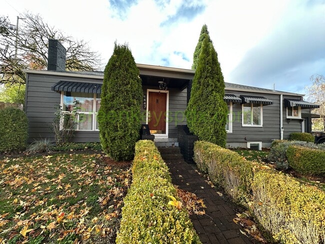 Building Photo - 4-Bedroom 2-Bathroom Mid-Century Ranch wit...