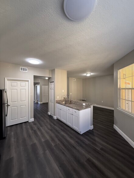 Building Photo - 10873 Windsor Walk Dr