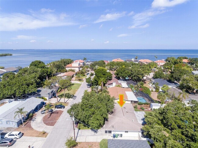 Building Photo - 4831 W Bay Ct Ave
