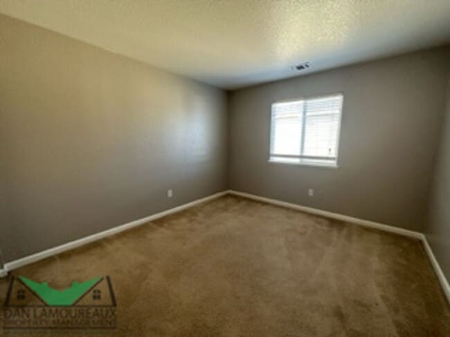 Building Photo - 1826 Lowe Dr