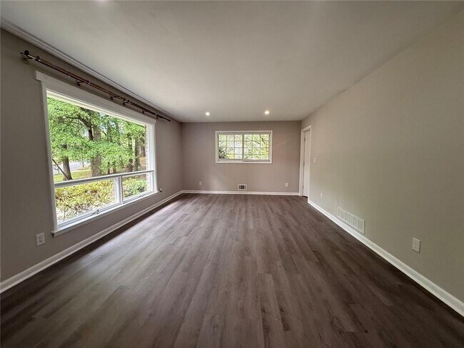 Building Photo - 3891 Artist View Dr