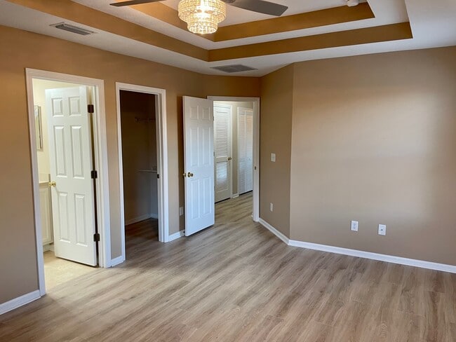 Building Photo - 300 Volterra Plz