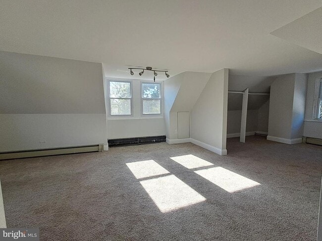 Building Photo - 108 S Clifton Ave