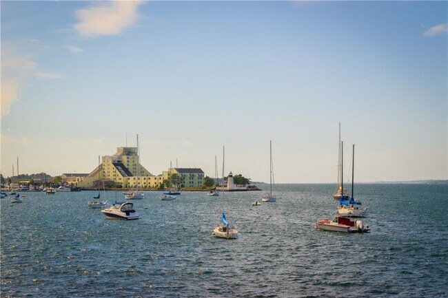 Building Photo - 6 Bayside Ave