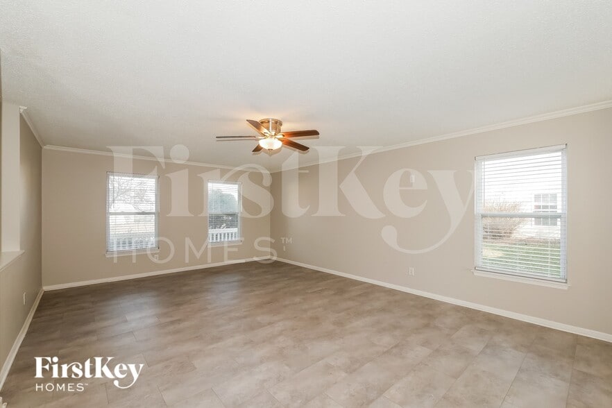 Building Photo - 6845 Woodland Heights Dr