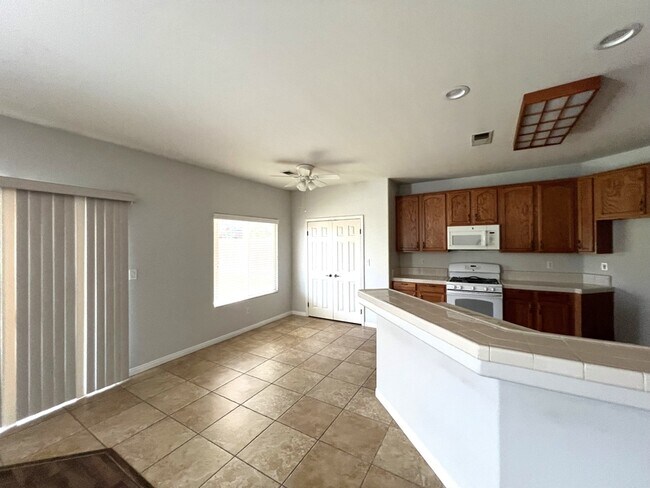 Building Photo - 1003 Duxbury Ct