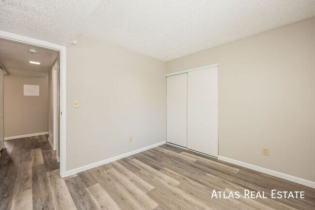 Building Photo - 3310 Cochran Dr