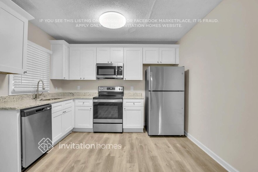 Building Photo - 2262 Dodson Dr