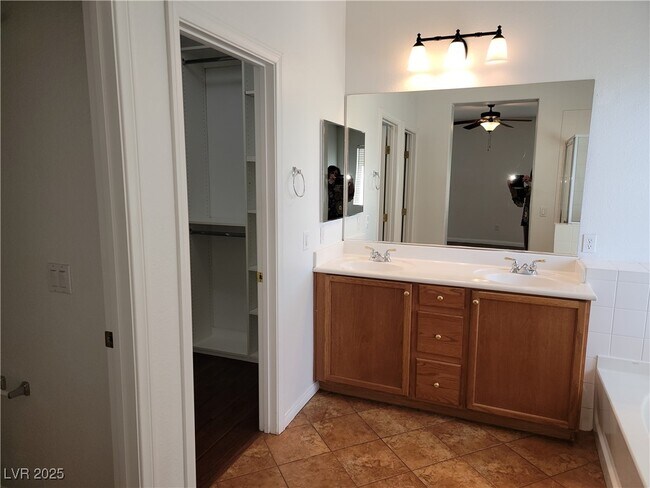 Building Photo - 11824 Amistoso Ln