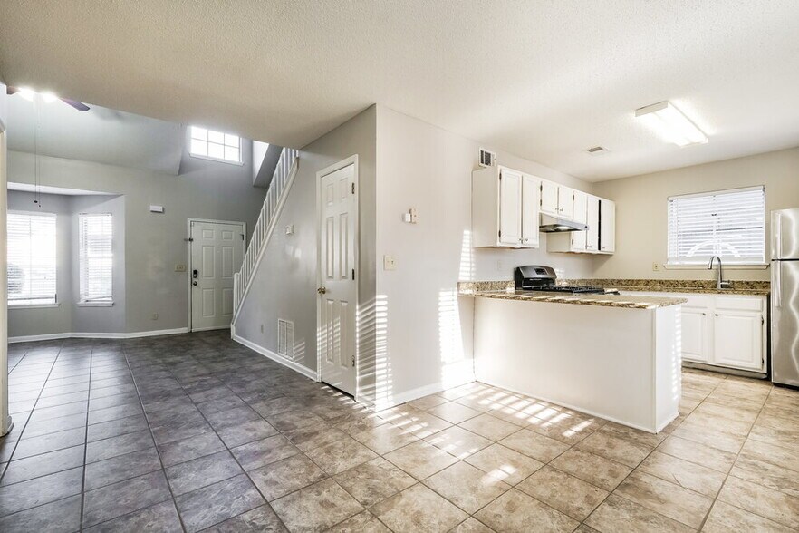 Building Photo - 3345 Springside Trce