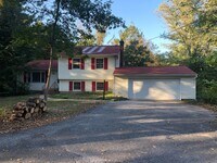 Building Photo - Newly renovated 4BR/2BA home, across from ...