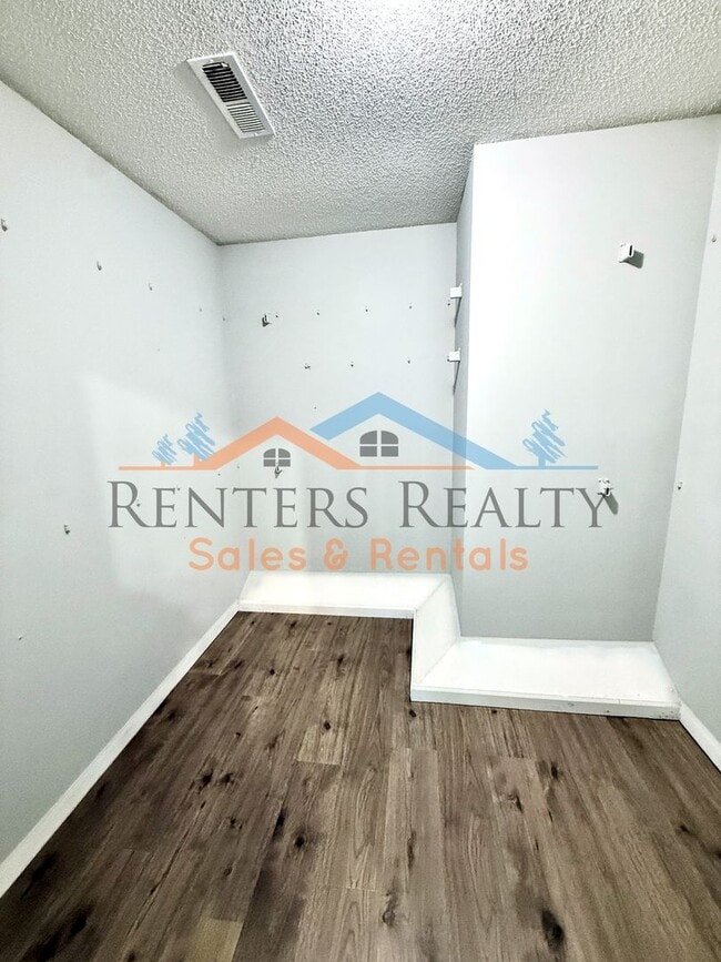 Building Photo - 122 Sunset Ridge