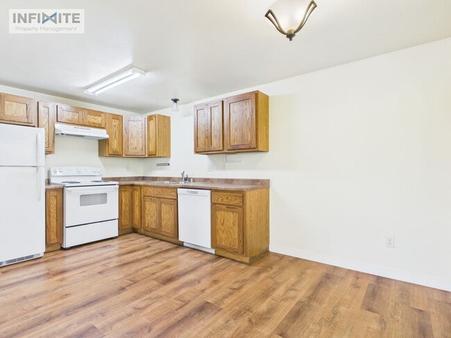 Building Photo - 215 S 18th Ave