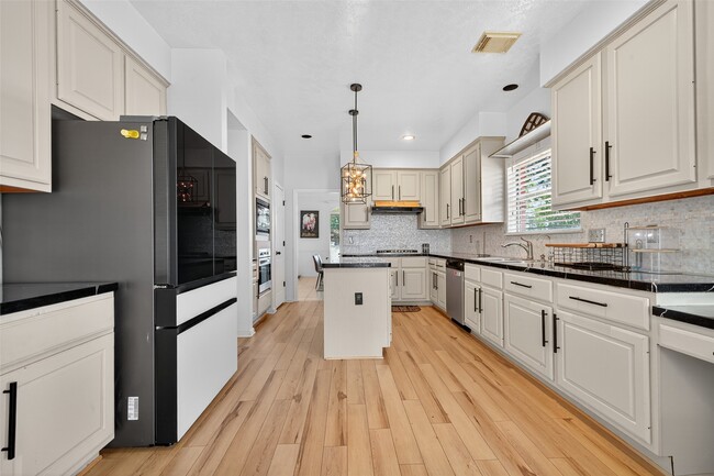 Building Photo - 3318 Pebble Trace Dr