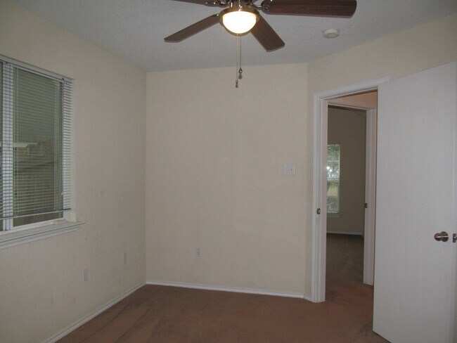 Building Photo - 7708 Hawthorn